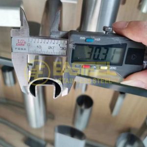 30mmx14x17.5 Stainless Steel Tubes Slotted Round Cap Rail