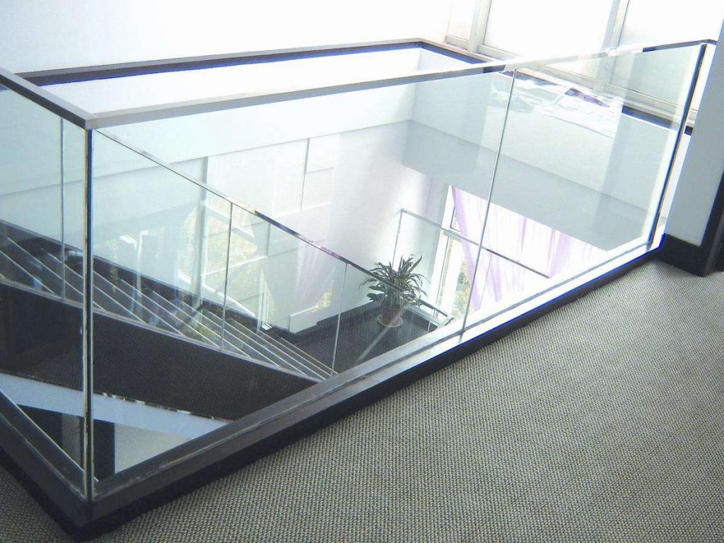Stainless steel square slotted tube for glass handrail in house - Applications - 1